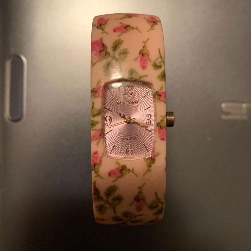 BETSEY JOHNSON FLOWER WATCH